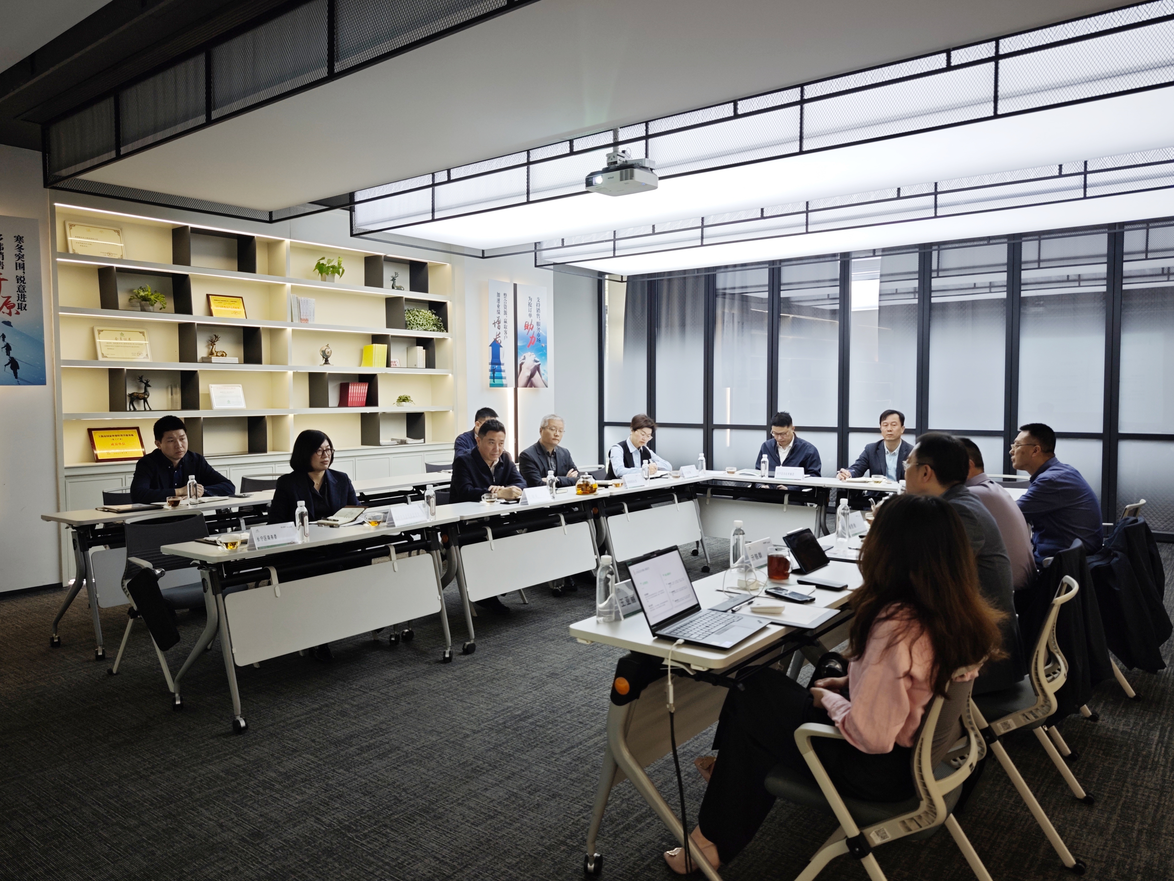 虹桥商务区管委会孔福安书记带队调研67318.顶级游戏股份 助力企业稳重发展